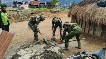 Satgas Yonif 700/WYC Pos Gome Hadirkan Kepedulian, Bangun Sanitasi untuk Warga Yenggernok