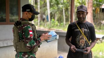 Satgas Yonif 131/Brajasakti Gelar Pelayanan Kesehatan dan Fogging di Perbatasan Papua